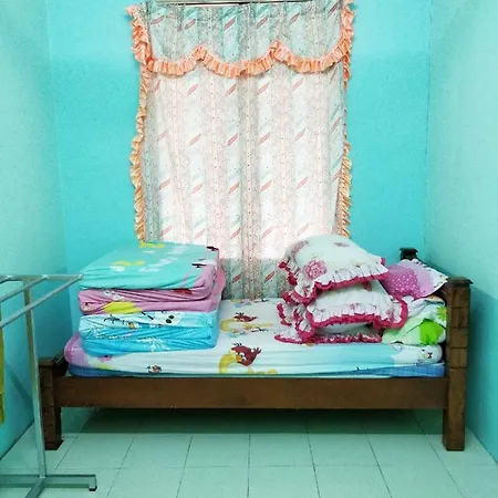 Homestay Kuala Terengganu Exterior photo
